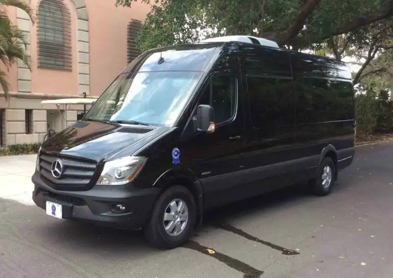 smooth ride experience with luxury cruise port transportation miami
